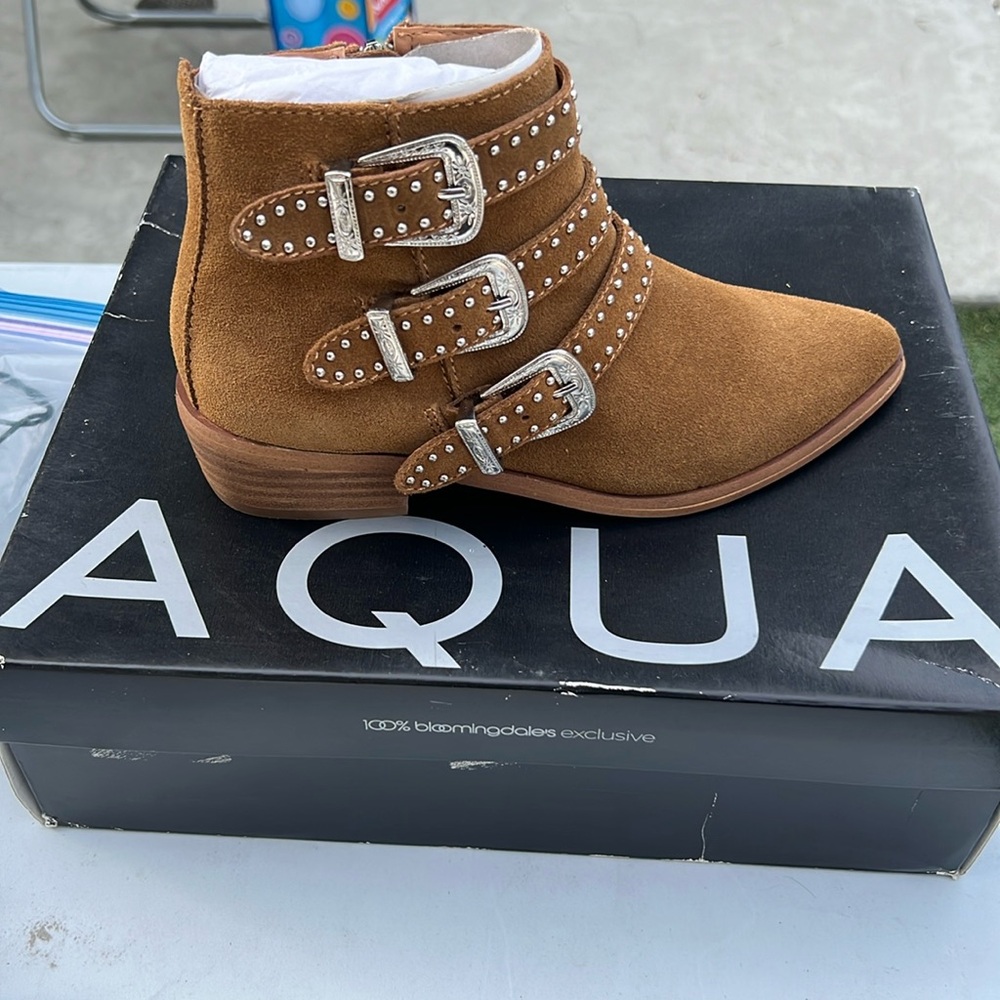 Aqua Blaine Suede Bootie in Cognac